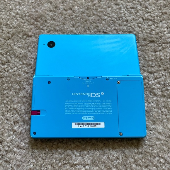Blue Nintendo DSI (case included) - Picture 5 of 7